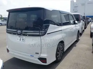 Toyota Voxy Hybrid S-Z 2WD 7-Seater 2023 White