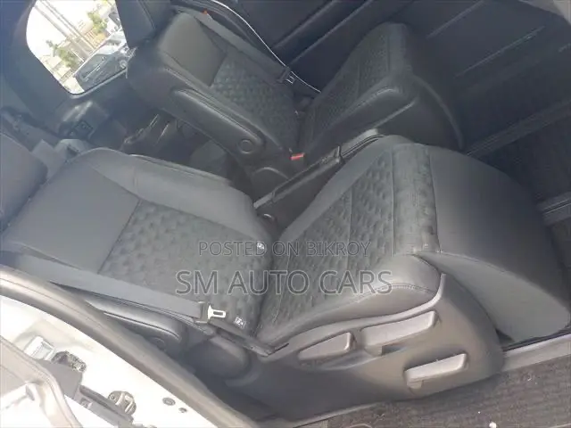 Toyota Voxy Hybrid S-Z 2WD 7-Seater 2023 White