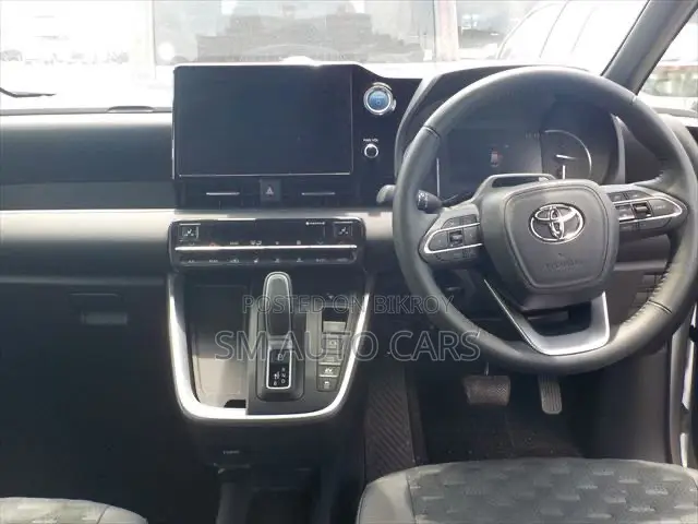 Toyota Voxy Hybrid S-Z 2WD 7-Seater 2023 White