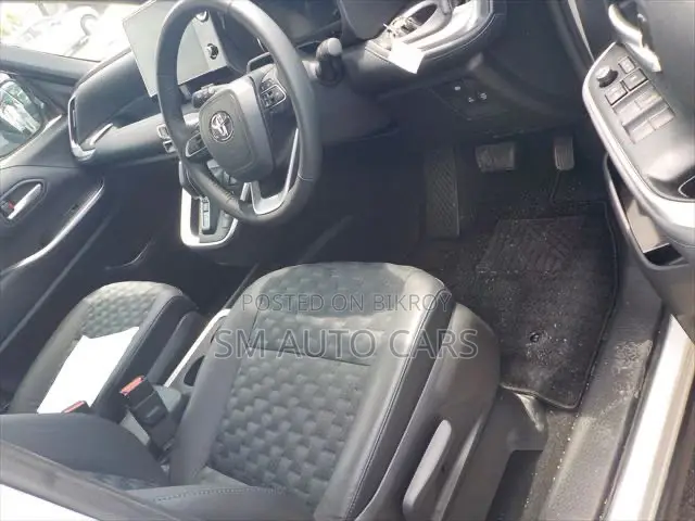 Toyota Voxy Hybrid S-Z 2WD 7-Seater 2023 White