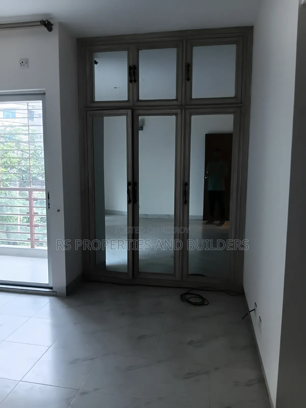 Furnished 3-Bedroom Apartment in Bashundhara, Bashundhara for Sale