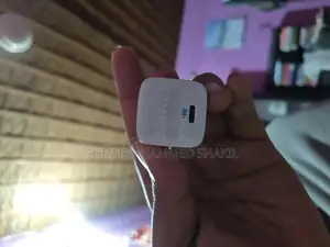 আঙ্কার চার্জার এবং কেবল