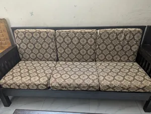 ঘরে অন্য কিছু রাখতে জায়গার প্রয়োজন তাই ।