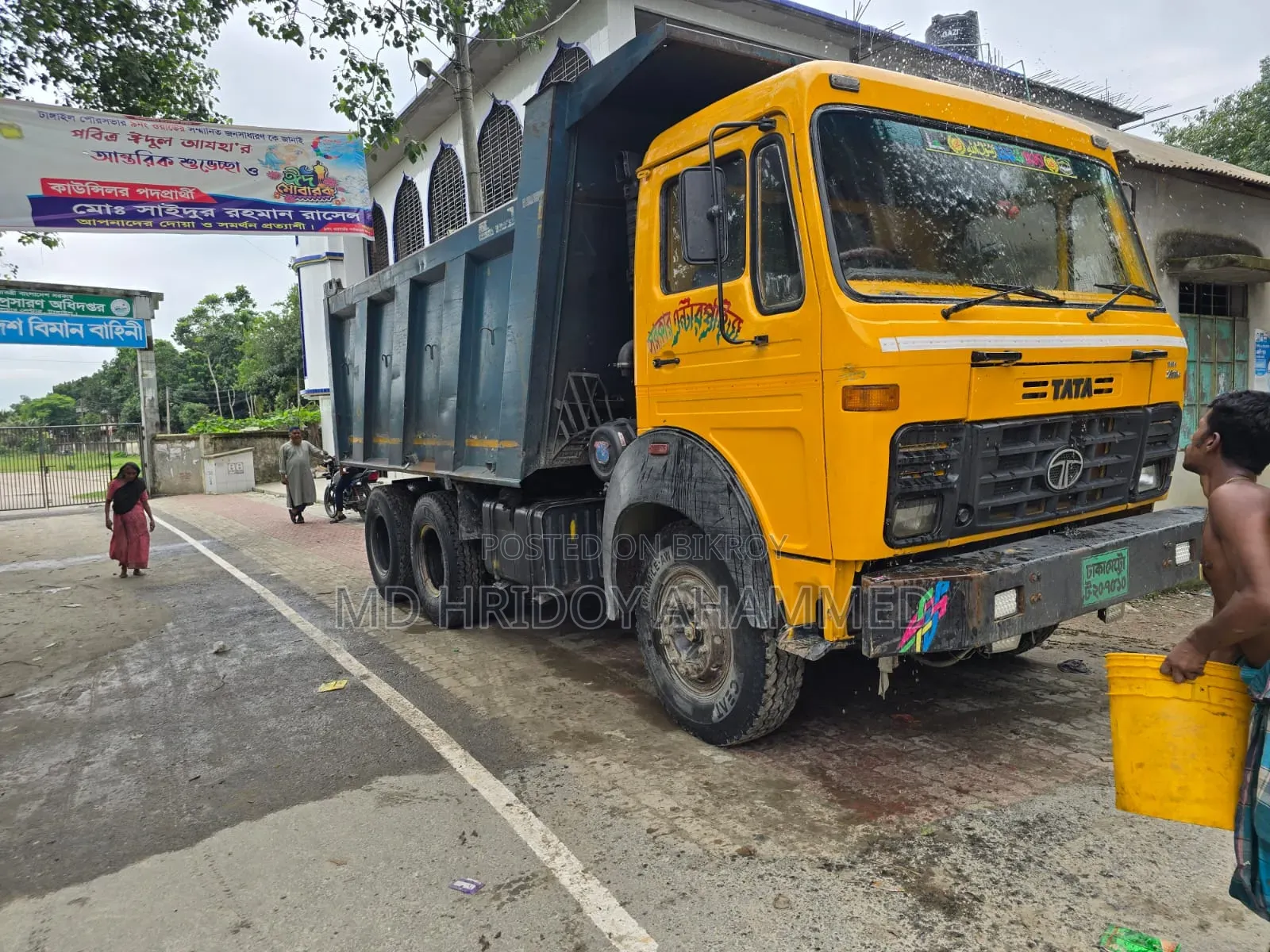 বিক্রি হবে Tata 2518 মডেলের ড্রাম ট্রাক