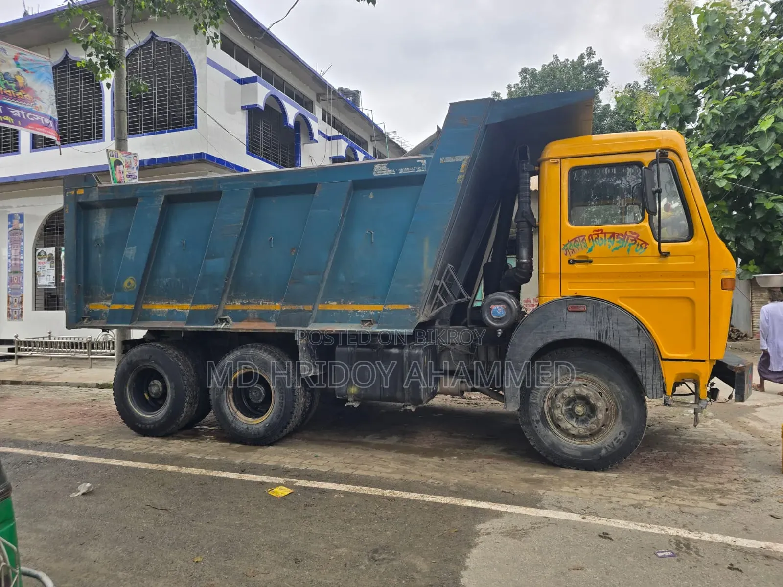 বিক্রি হবে Tata 2518 মডেলের ড্রাম ট্রাক