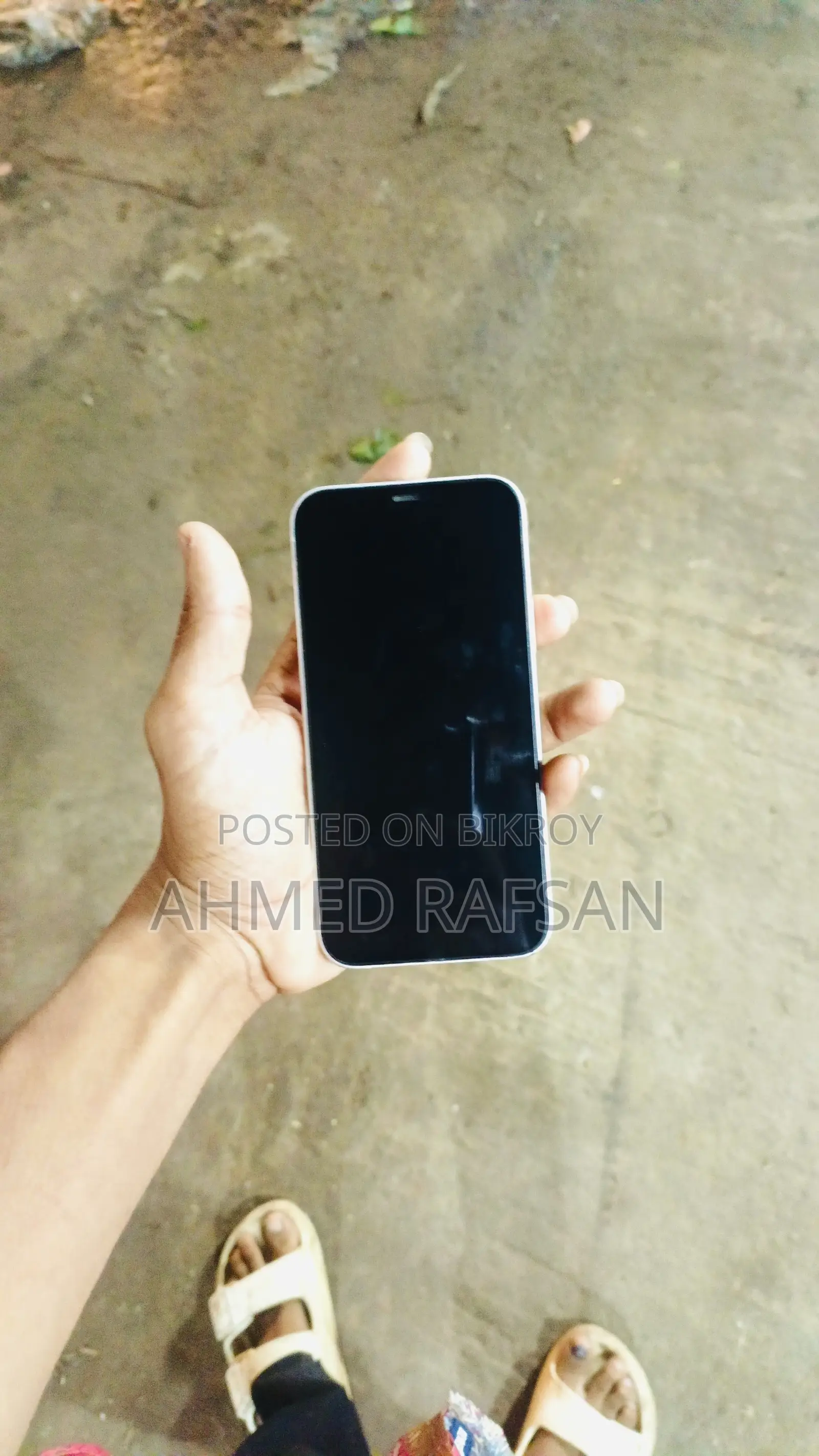 অ্যাপল আইফোন ১২ ৬৪ জিবি হোয়াইট
