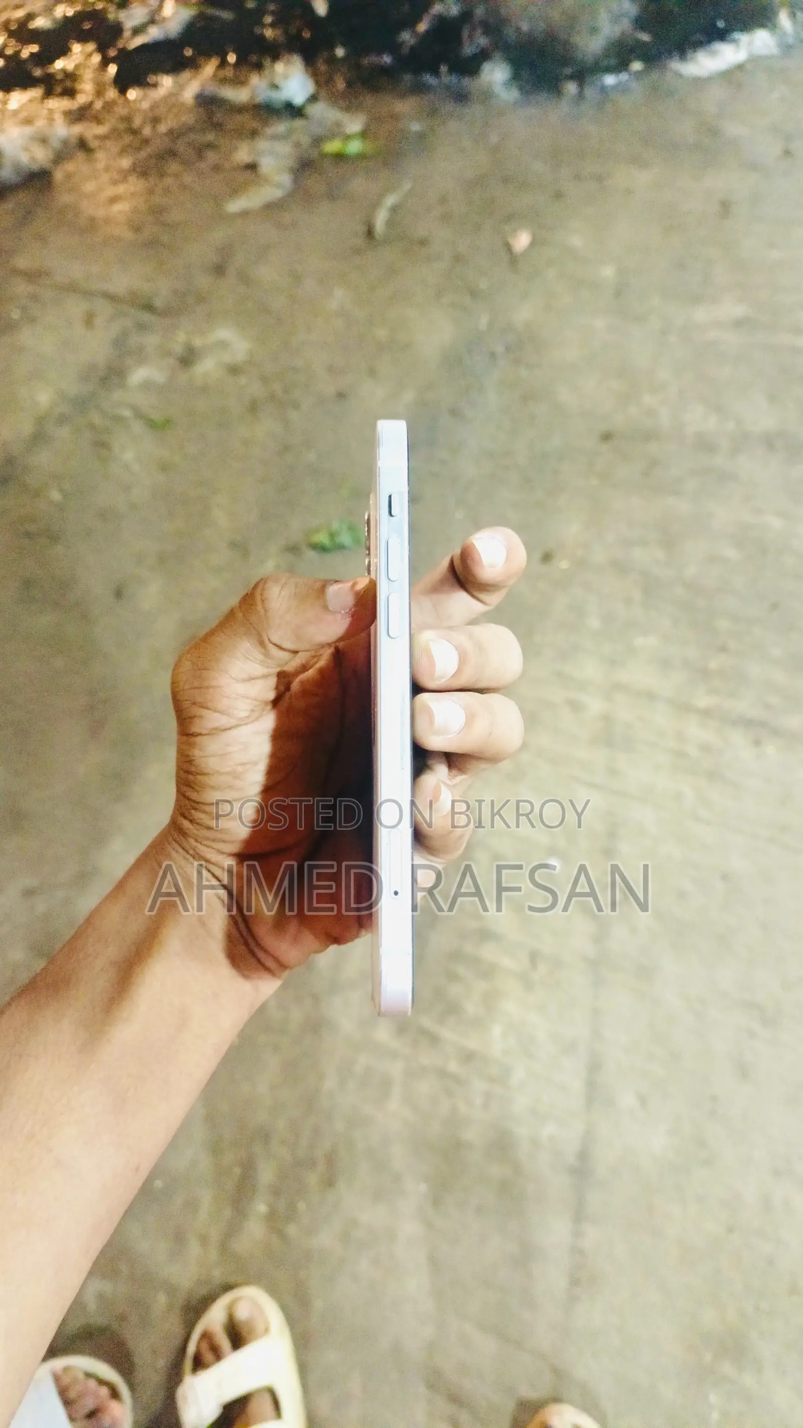 অ্যাপল আইফোন ১২ ৬৪ জিবি হোয়াইট