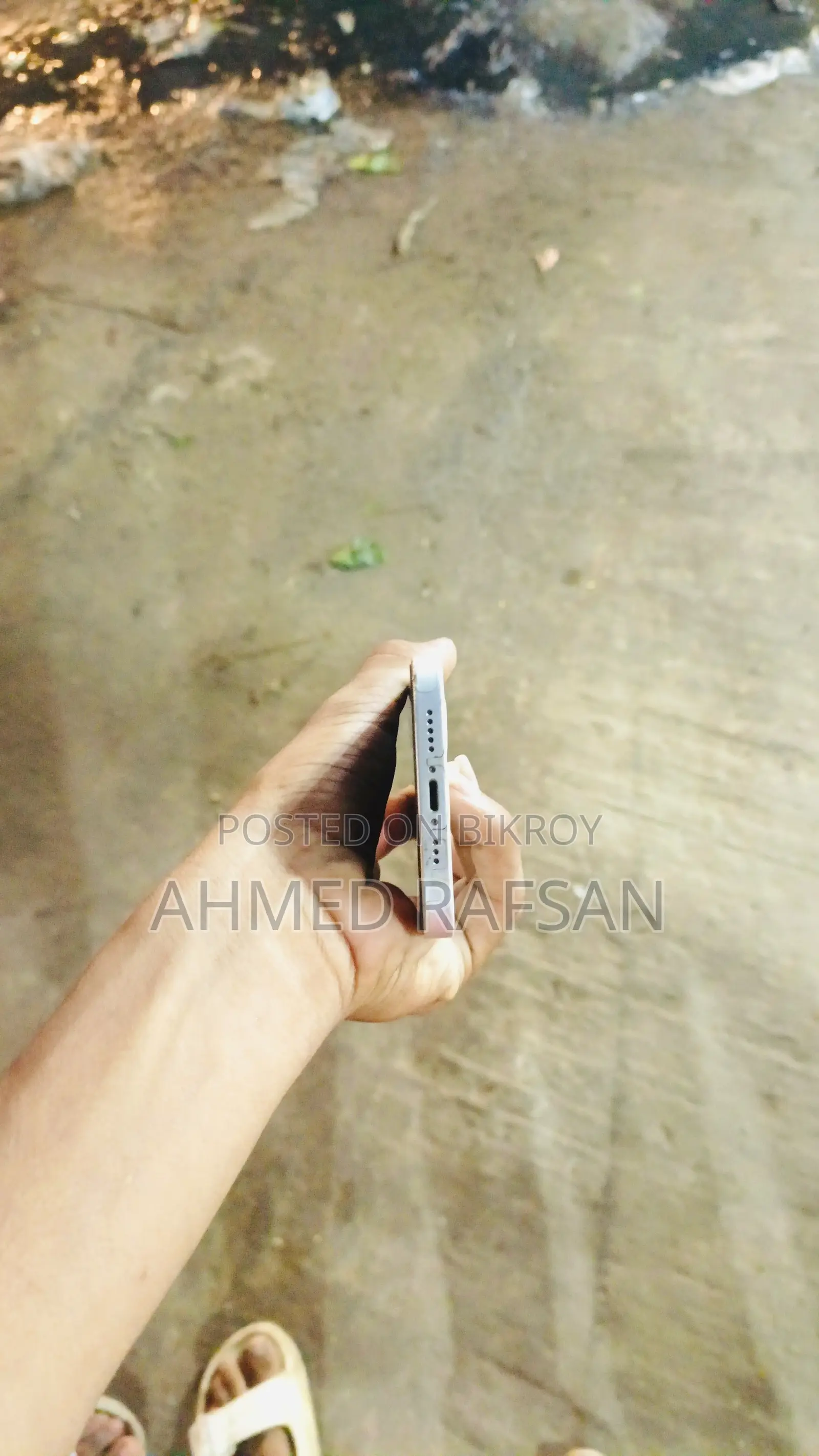 অ্যাপল আইফোন ১২ ৬৪ জিবি হোয়াইট