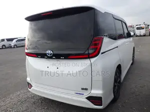 Toyota Noah 2023 White