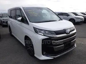Toyota Noah 2023 White