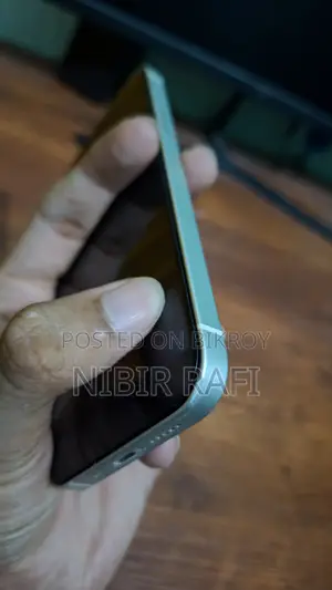 অ্যাপল আইফোন ১২ ৬৪ জিবি হোয়াইট
