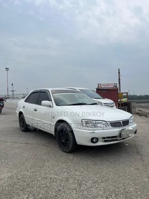 Toyota Corolla 2000 White