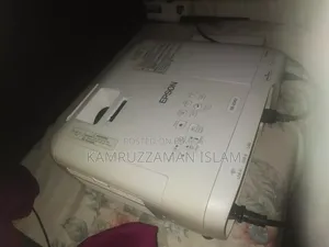 প্রজেকটর বিক্রি হবে নতুন দাম ৭২০০০ কিনতেগেলে বিক্রি হবে ৩৫৯৯৯ টাকা হলে