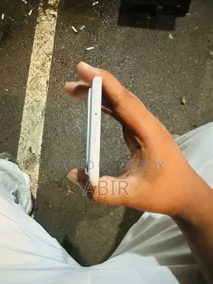 টেকনো পোভা স্লিম ৫জি ২৫৬ জিবি সাদা