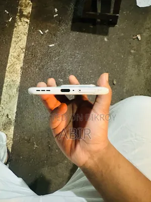 টেকনো পোভা স্লিম ৫জি ২৫৬ জিবি সাদা