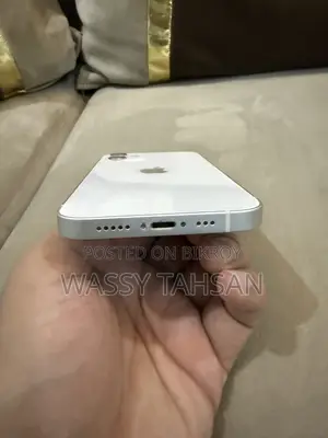 অ্যাপল আইফোন ১২ ৬৪ জিবি সাদা