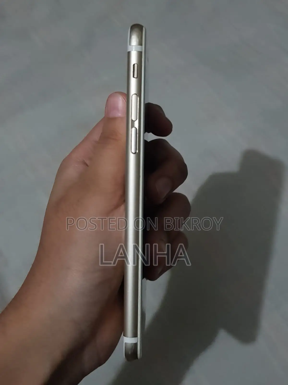 অ্যাপল আইফোন ৬ ৬৪ জিবি গোল্ড