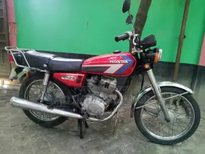 Honda 2006 Red