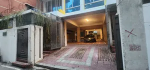 মহাখালীতে বাণিজ্যিক ৭ তলা ভবন