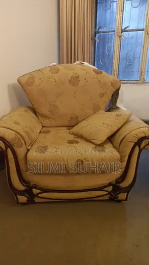 Sofa Set With Centre Table for Sale