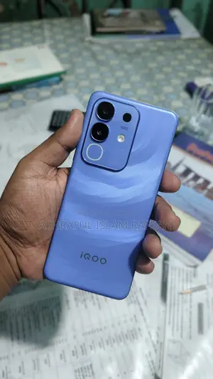 আইকিউওও ১২৮ জিবি ব্লু
