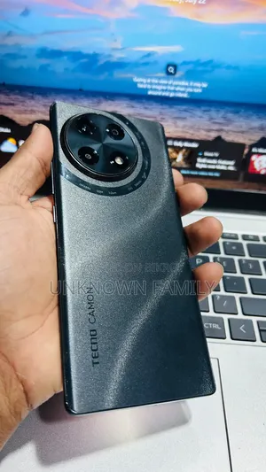 টেকনো ক্যামন ৩০এস ২৫৬ জিবি কালো