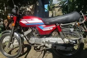 হোন্ডা ১৯৯৬ লাল