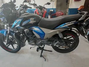 টিভিএস স্ট্রাইকার ১২৫ ২০২৩ ব্ল্যাক