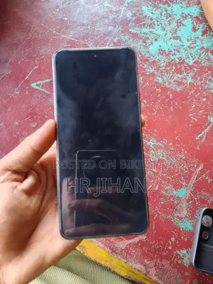 আইকিউওও জেড১০এক্স ১২৮ জিবি কালো
