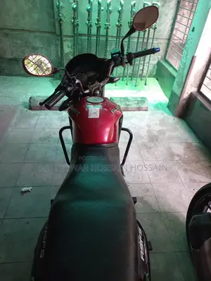 হিরো গ্ল্যামার ২০২২ লাল