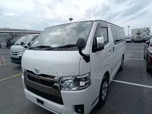 Toyota HiAce 2022 White