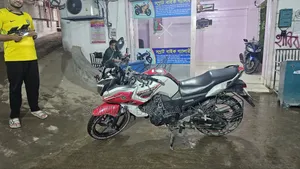 ইয়ামাহা এফজেড ২০১৬ সাদা