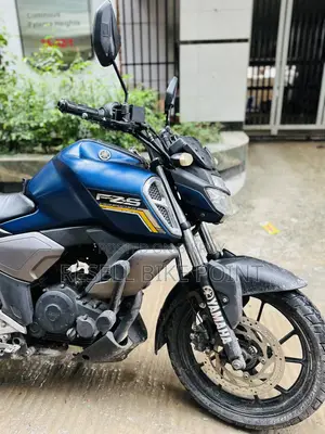 ইয়ামাহা এফজেডএস ভি৩ ২০২১ নীল