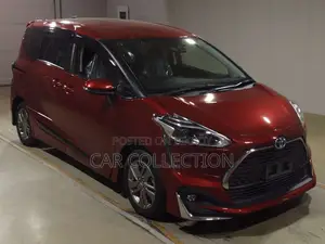 Toyota Sienta 2021 Red