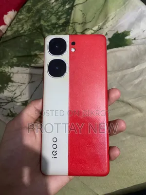নতুন আইকিউও ৮ জিবি