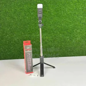 Q07 Bluetooth Selfie Stick With Light