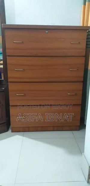 হাই-কোয়ালিটি ওয়ারড্রোব (বোর্ড)