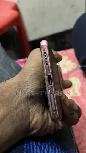 ভিভো ভি২৯ ৫জি ২৫৬ জিবি রেড