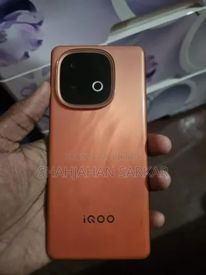 iQOO Z10 256 GB Orange