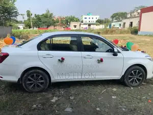 টয়োটা এক্সিও ২০১৬ সাদা