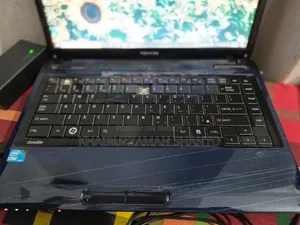 Laptop Toshiba Satellite L600 4GB Intel Core I5 SSD 128GB