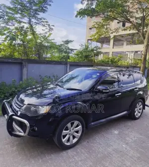 মিতসুবিশি আউটল্যান্ডার ২০১৩ ব্ল্যাক