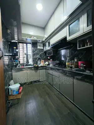 উত্তরায় আসবাবপত্র সহ ৩ বেডরুমের অ্যাপার্টমেন্ট বিক্রির জন্য