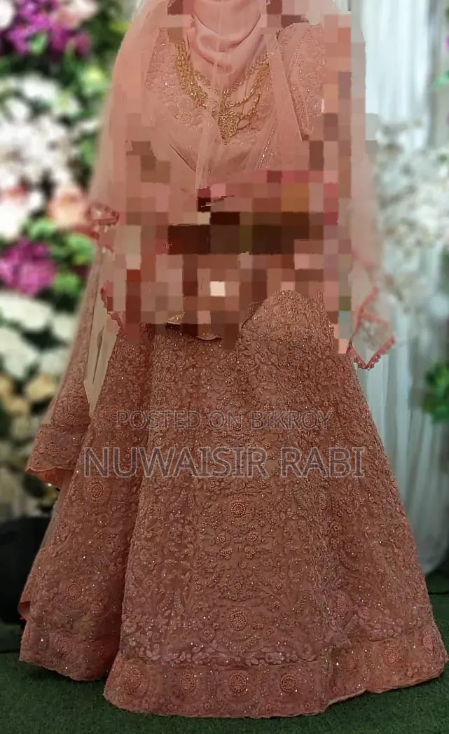 ওয়েডিং লেহেঙ্গা (পিচ)