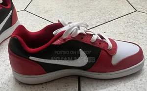 Original Nike Low PRM