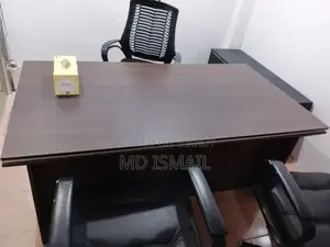 অফিস টেবিল