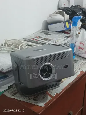 Magcubic Projector With Screen