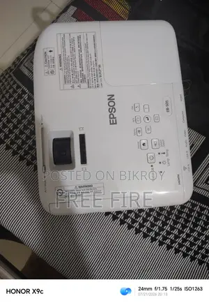 Epson EB-S05 3LCD Projector for Sell