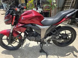 Suzuki 2022 Red