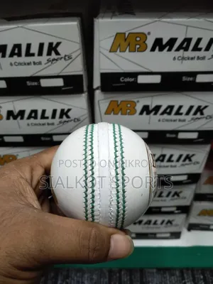 এমবি মালিক (ব্লাস্টার এডিশন) ক্রিকেট বল